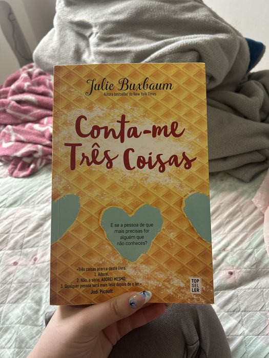Victoria Aveyard: Rainha Vermelha; Julie Buxbaum: Conta-me Três Coisas