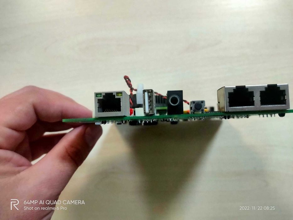 NovaStar Taurus Series T3 з антенами WiFi