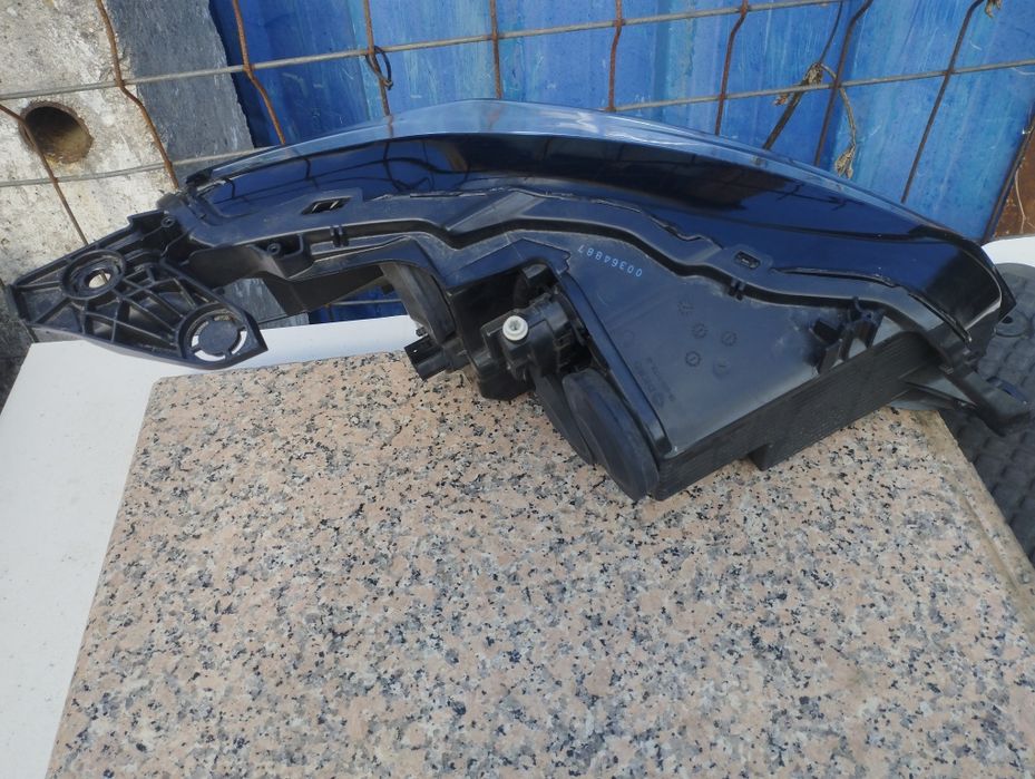 Óptica Esquerda Peugeot 208