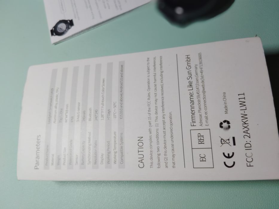 Smartwatch średniej klasy lekki cienki