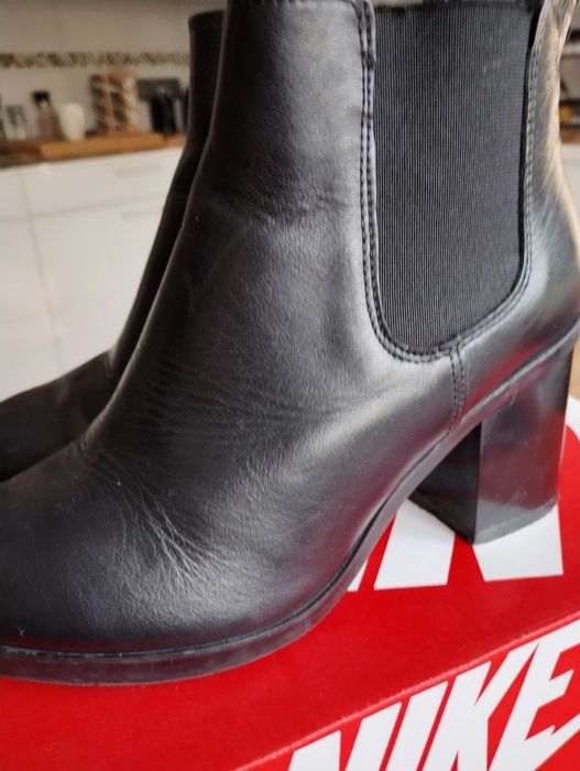 Sprzedam botki skórzane