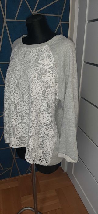 bluza z haftem z przodu L