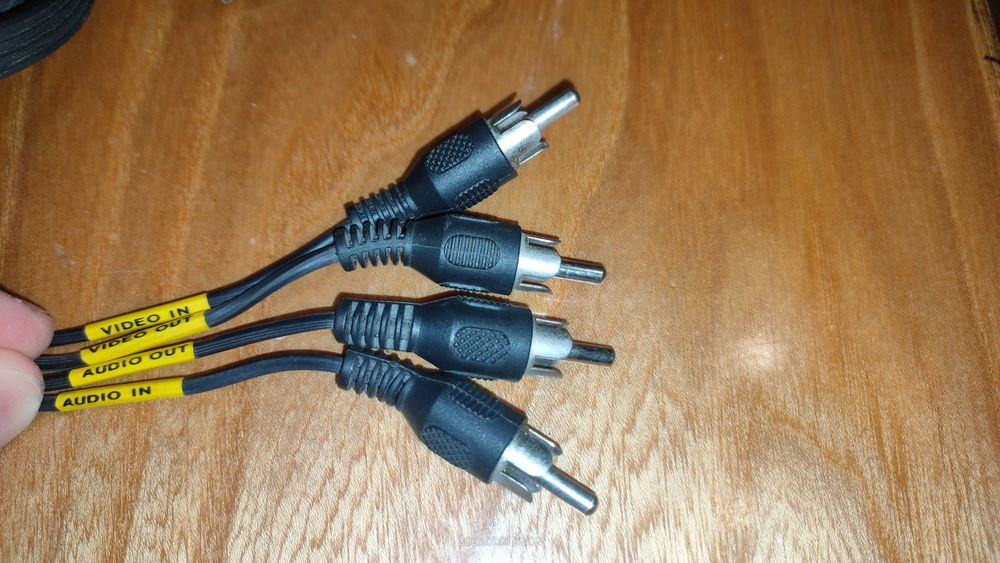 Kabel euro/scart - 4 chinch wejście/wyjście stan bdb