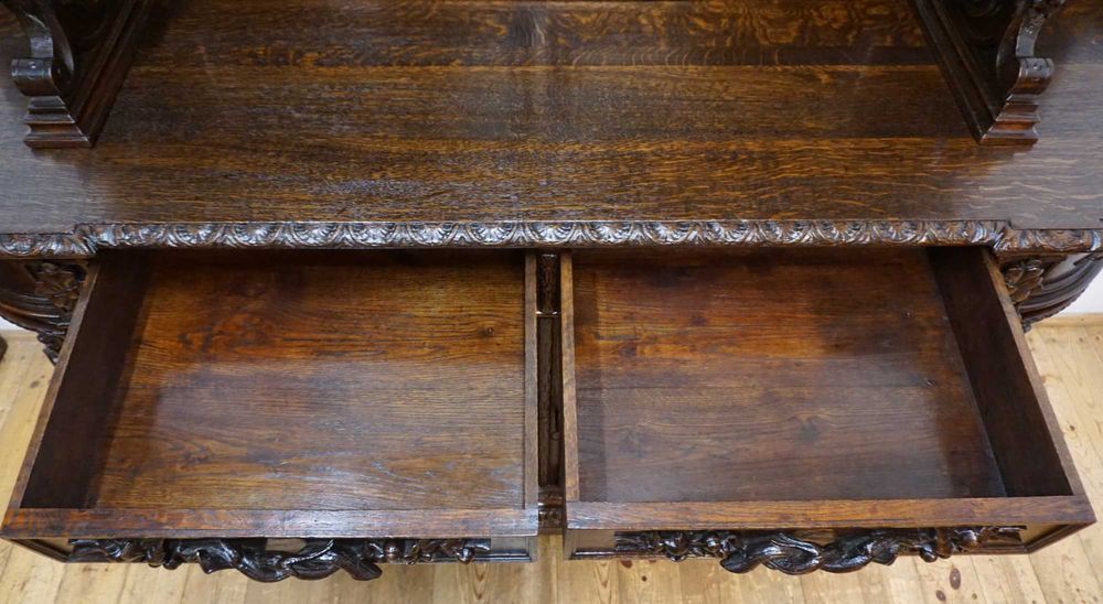 Stary myśliwski bufet komoda z dużą bogato rzeźbioną nadstawką orygina