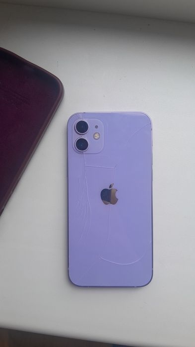 Продам  IPhone 12