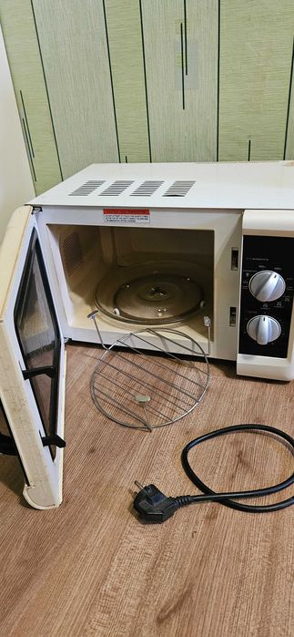Микроволновка Whirlpool