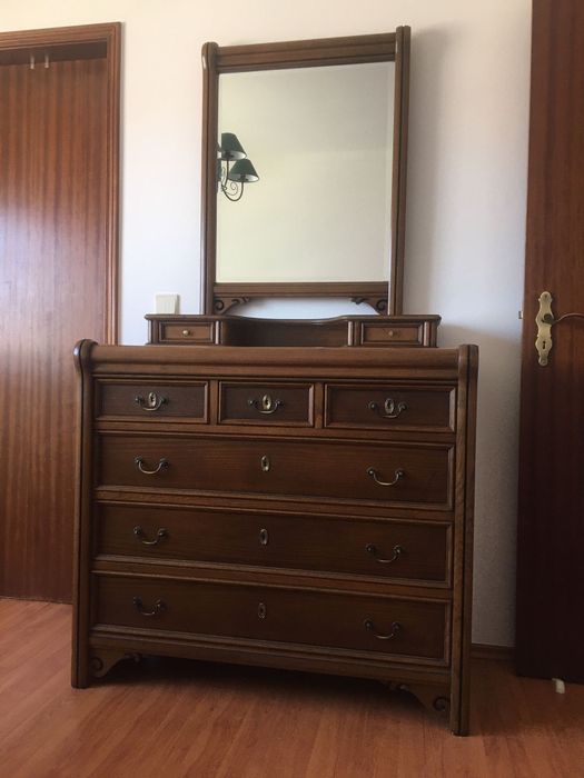 Mobília de quarto em muito bom estado