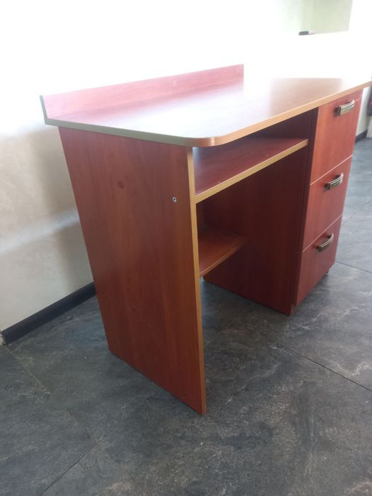 Письменный  стол