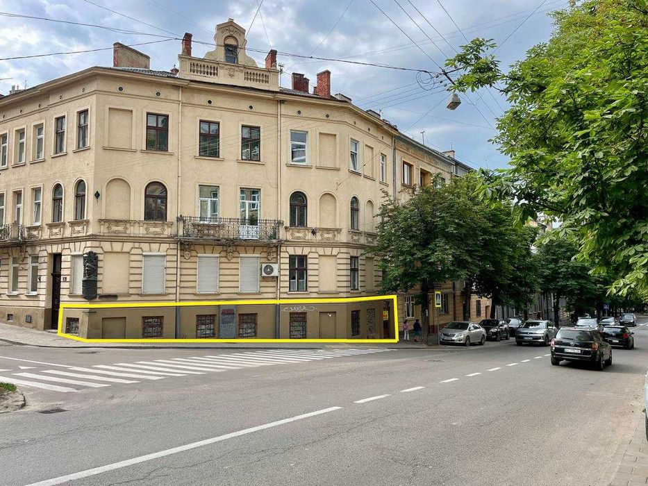 Продаж кутового приміщення неподалік центру Львова. Без комісії