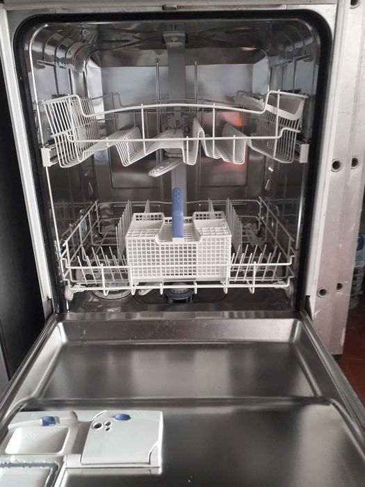 Máquina lavar loiça whirlpool