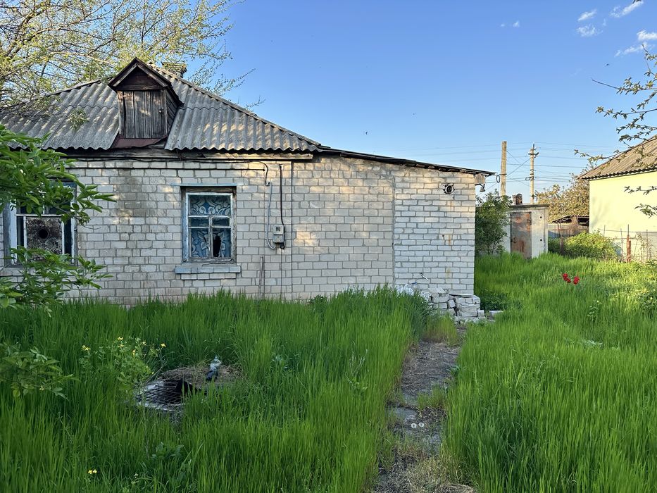 Продам пів будинку
