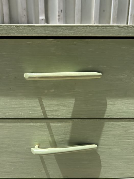 Conjunto Mesinhas de Cabeceira com 3 Gavetas – Madeira – Verde Claro
