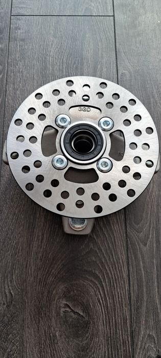 Piasta koła przednia z tarczą hamulcową