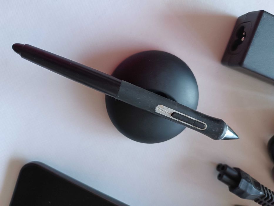 Wacom Cintiq Pro 13 model DTH-1320 (4K + Touch)64551901933443124