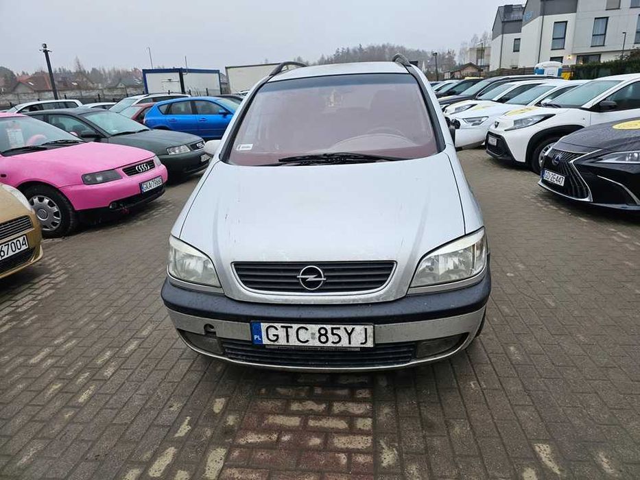Opel Zafira 2001r/2.0 diesel/101KM/opony wielosezonowe/klima/7osobowa