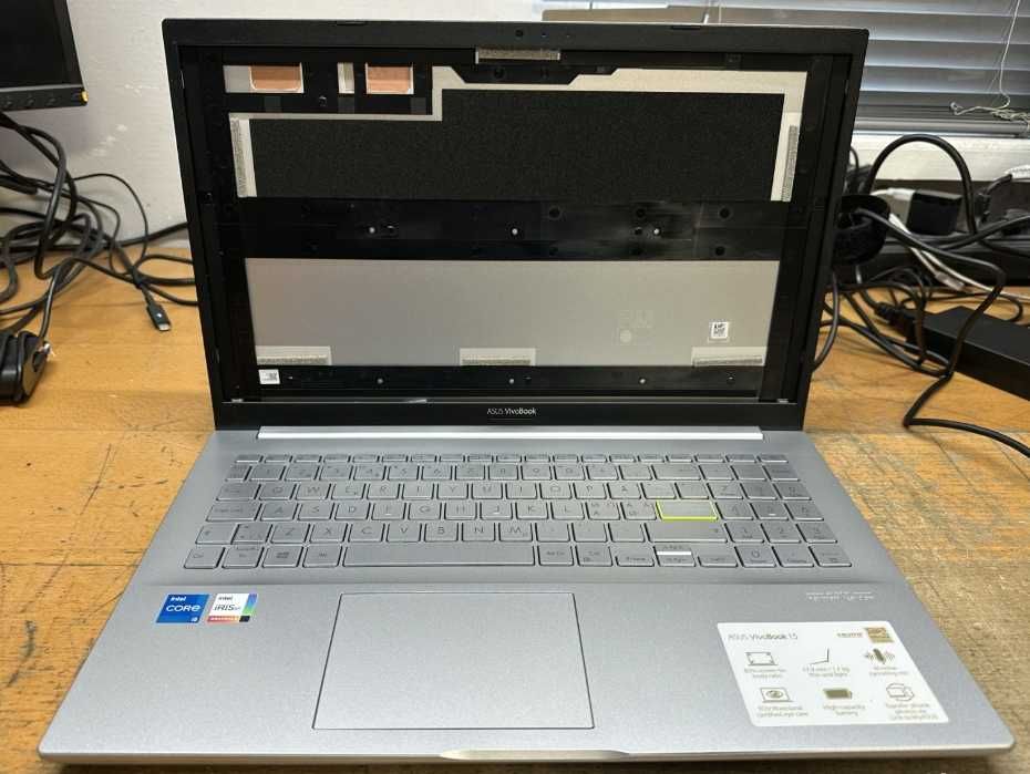 Ноутбук ASUS K513E на I5-1135G7 робочий перевірений нова батарея