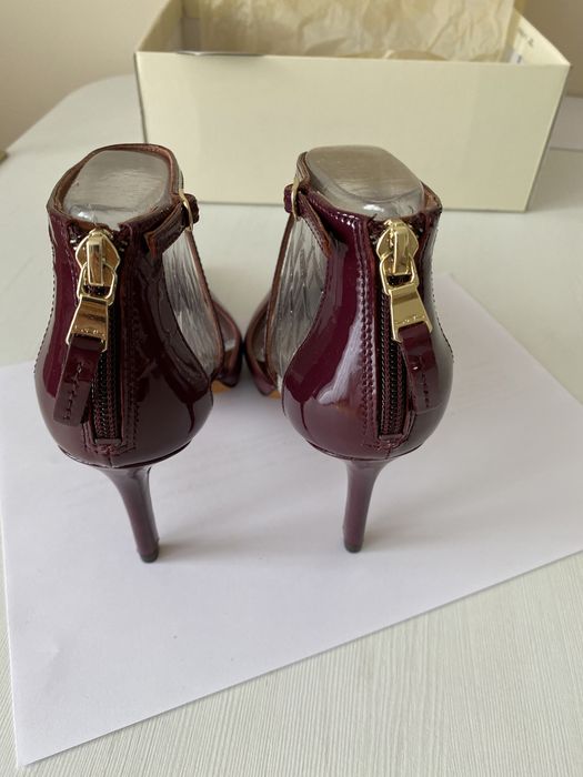 Bordowe skorzane szpilki Ralph Lauren 38