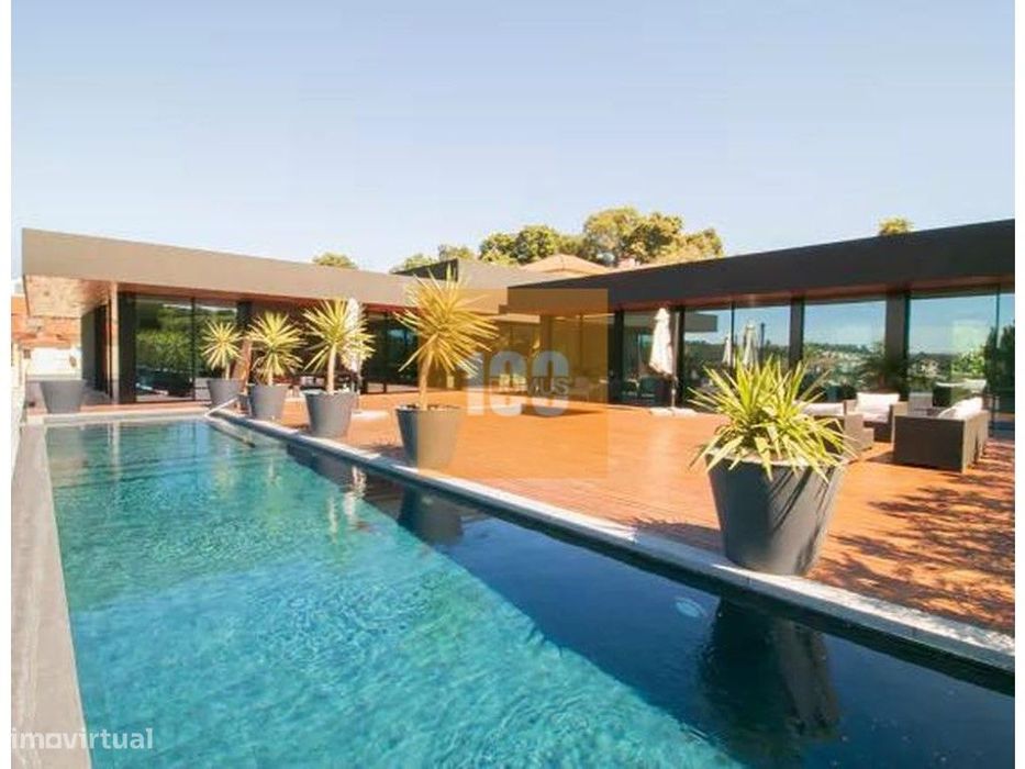 Moradia com piscina em Avintes