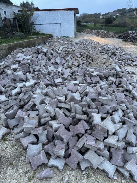 Pavimento pavê vemelho e cinsento