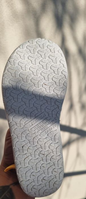 Buty do plywania