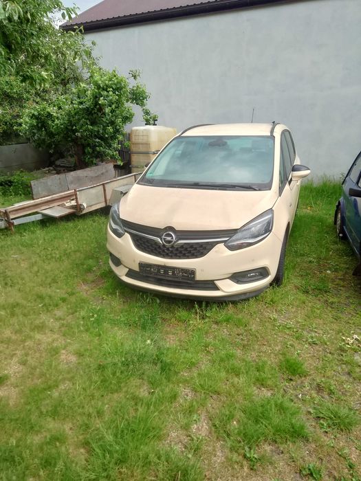 Opel Zafira 2018 rok 1.6d