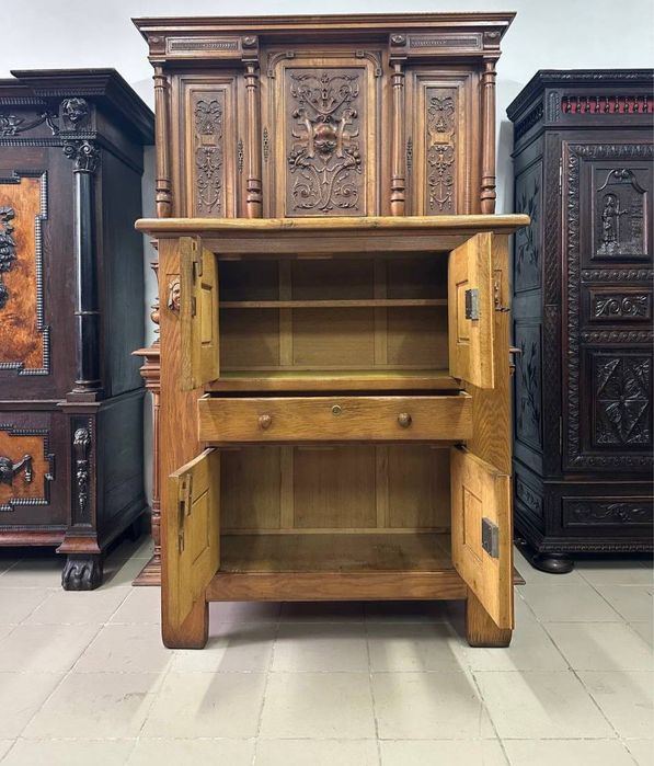 Різьблений дубовий гарнітур комод бар стіл стільці 4005