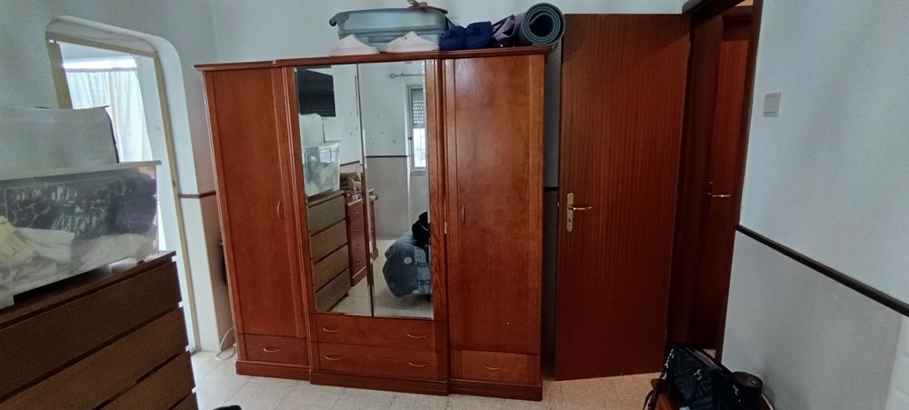 Vendo mobília de quarto 150€