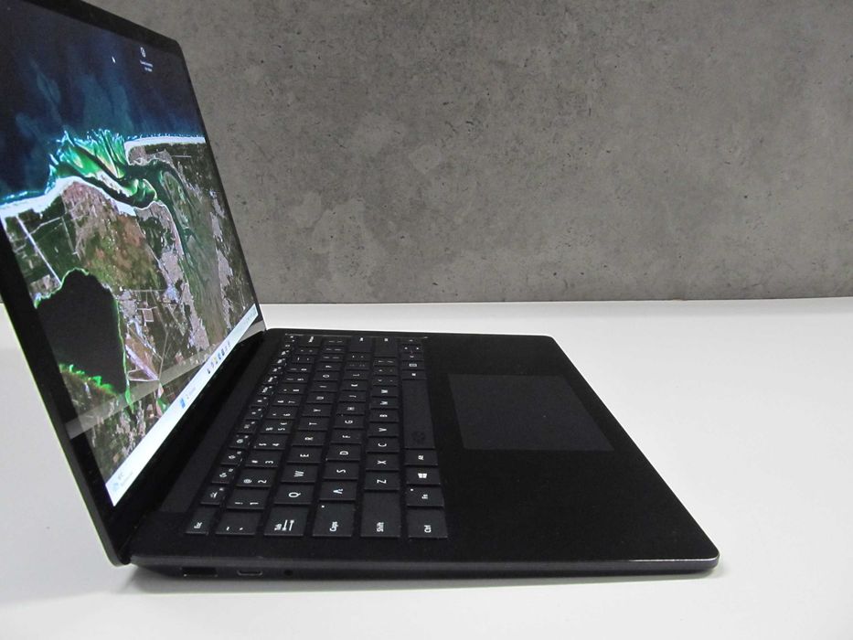 Microsoft Surface 13,5" Laptop 4 i7 11-Gen 16GB 256SSD Dotyk 2256x1504