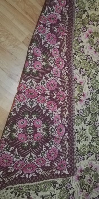 Zabytkowa narzuta na łóżko