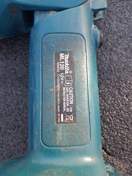 Makita ML120 latarka akumulatorowa