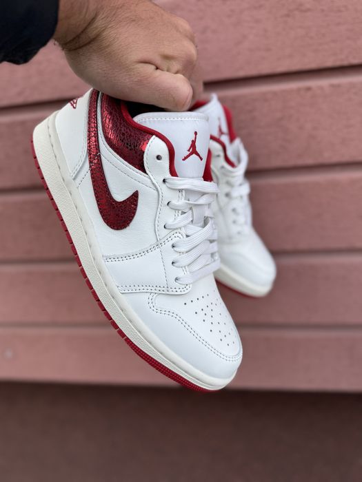 Жіночі кросівки Nike Air Jordan 1 Low Оригінал (38, 40 розміри) HJ9338-106