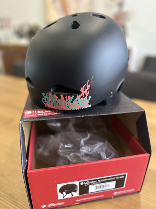 BMX Capacete Shadow Big Boy V2 Featherweight