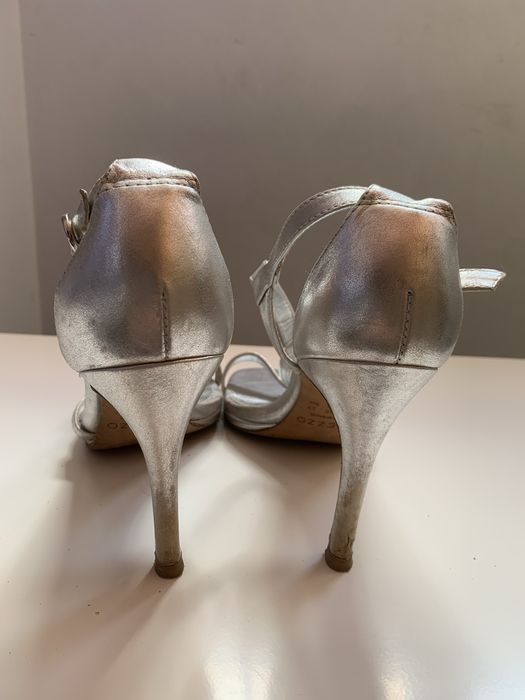 Sandalias Arezzo prata