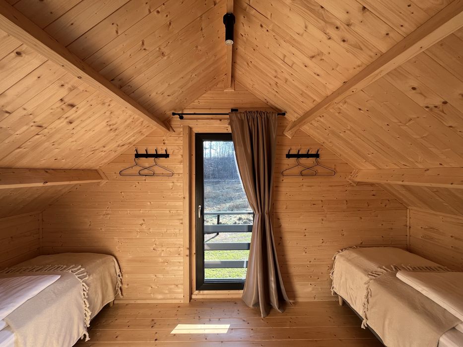 Czarne Domki nad jeziorem z balią/ jacuzzi i sauną