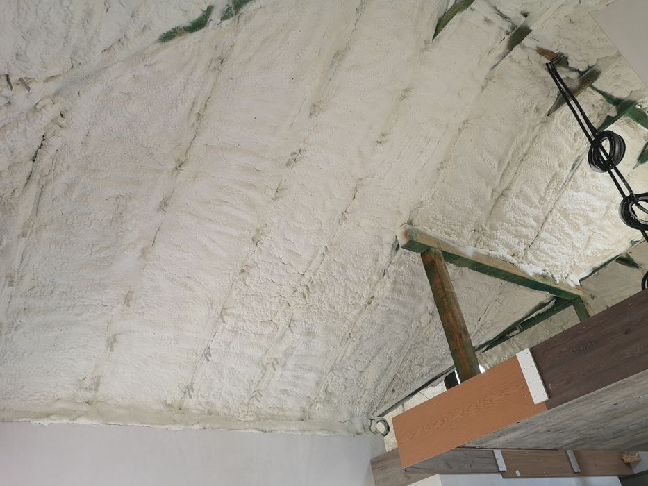 Ocieplenia Piana PUR, Ocieplanie poddasza, Pianka PUR, celuloza, wełna
