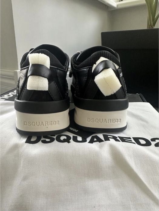 Шкіряні жіночі чорні кросівки з глітером dsquared2