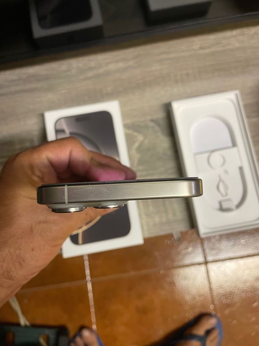 Iphone 16 pro max titanium silver 256gd garantia