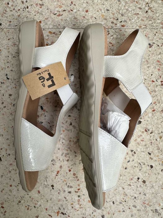 Sandálias Brancas da “Flex&Go” - modelo “Milady White"- Tam 41 -Novas!