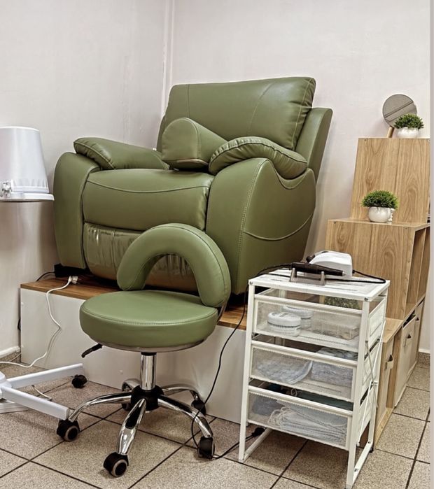 Крісло реклайнер 180 градусів для майстрів