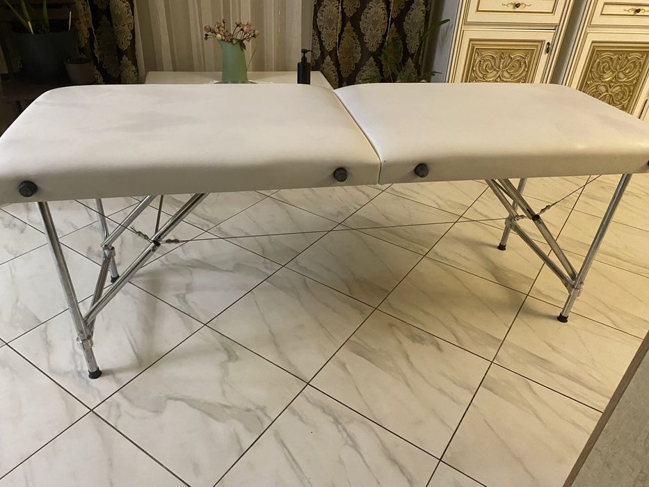 Кушетка для масажу