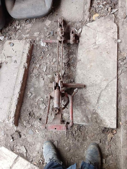 Продам опорне колесо лемеші кріплення передплужника