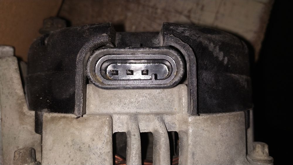 Chevrolet Aveo 04-11рік генератор 1.5