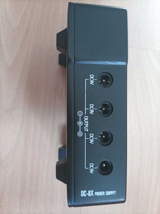 'DC-8X' Power Supply / Alimentador para pedais (pedalboard)