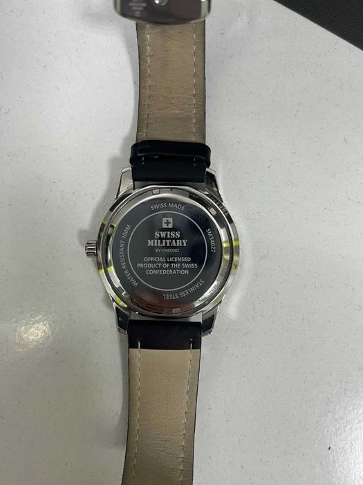 Годинник SWISS MILITARY в дуже гарному стані, повний комплект