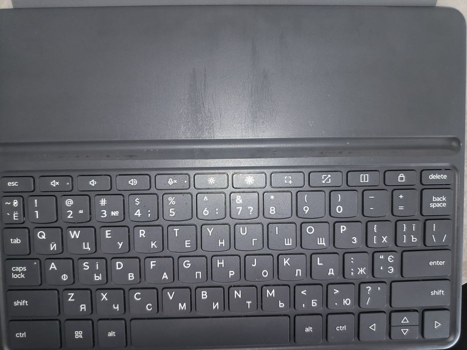 Продам планшет на гарантии Lenovo