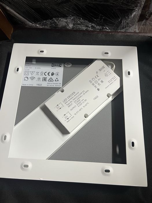 Apliques de teto led com 29 x 29 cms..