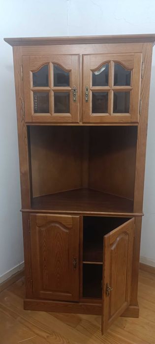 Móvel de canto em pinho