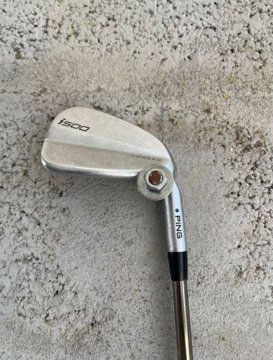 Vários Tacos De Golfe