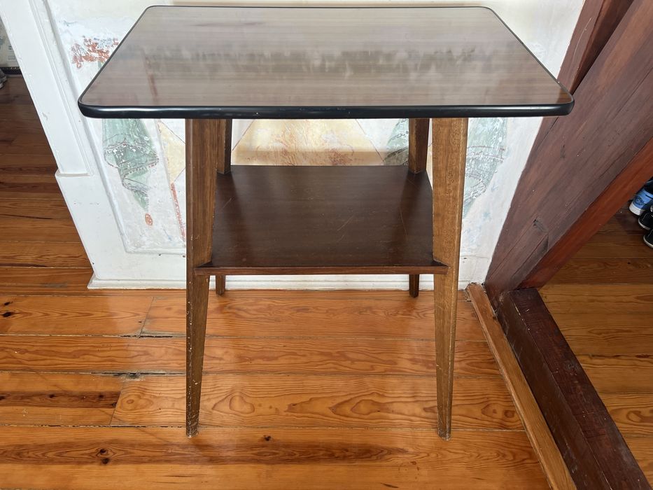 Mesa de apoio telvisão vintage
