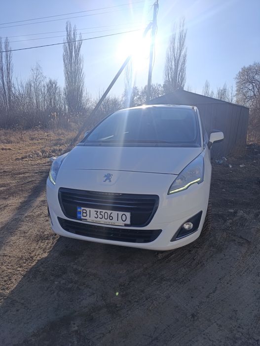 Продам peugeot 5008  2015 року